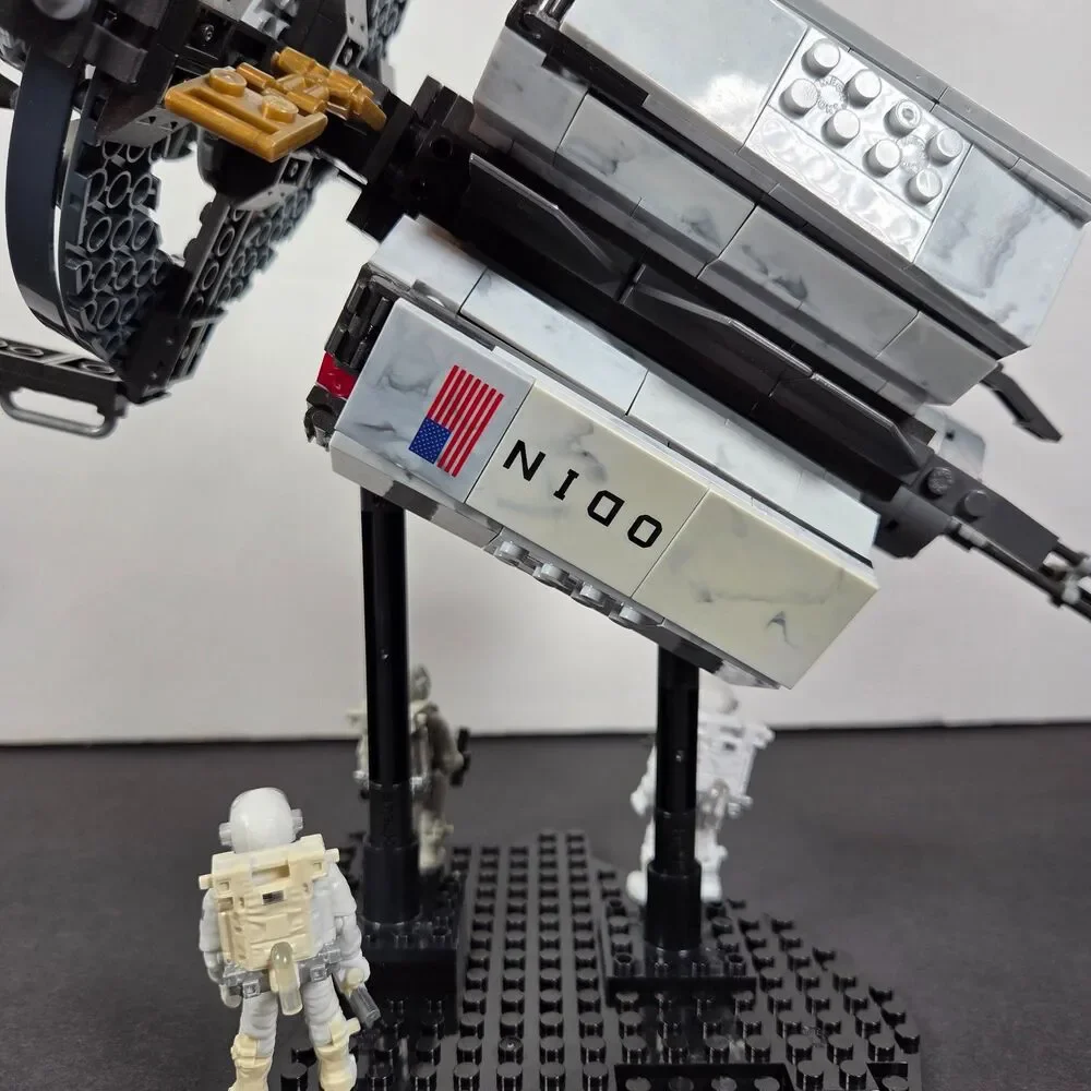 Mega Bloks Call of Duty Odin Space Station Strike 06863 READ DESCRIPTION